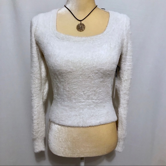 Astr Sweaters - Astr The Label NWT Fuzzy Pullover Sweater Women XS